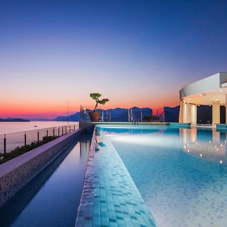 فندق رويال بلو دوبروفينك المظهر الخارجي الصورة Infinity pool at the hotel