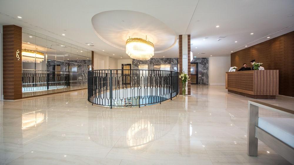فندق رويال بلو دوبروفينك المظهر الخارجي الصورة The lobby of the hotel