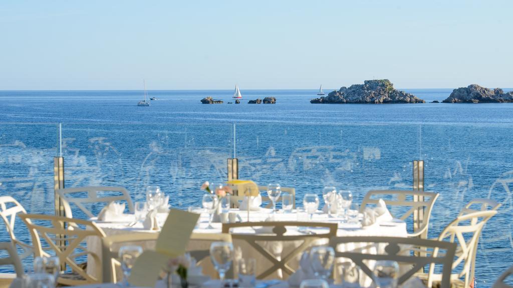 فندق رويال بلو دوبروفينك المظهر الخارجي الصورة View of the sea from the restaurant