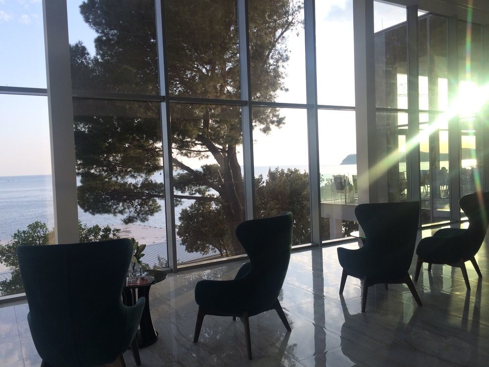 فندق رويال بلو دوبروفينك المظهر الخارجي الصورة Interior of the hotel