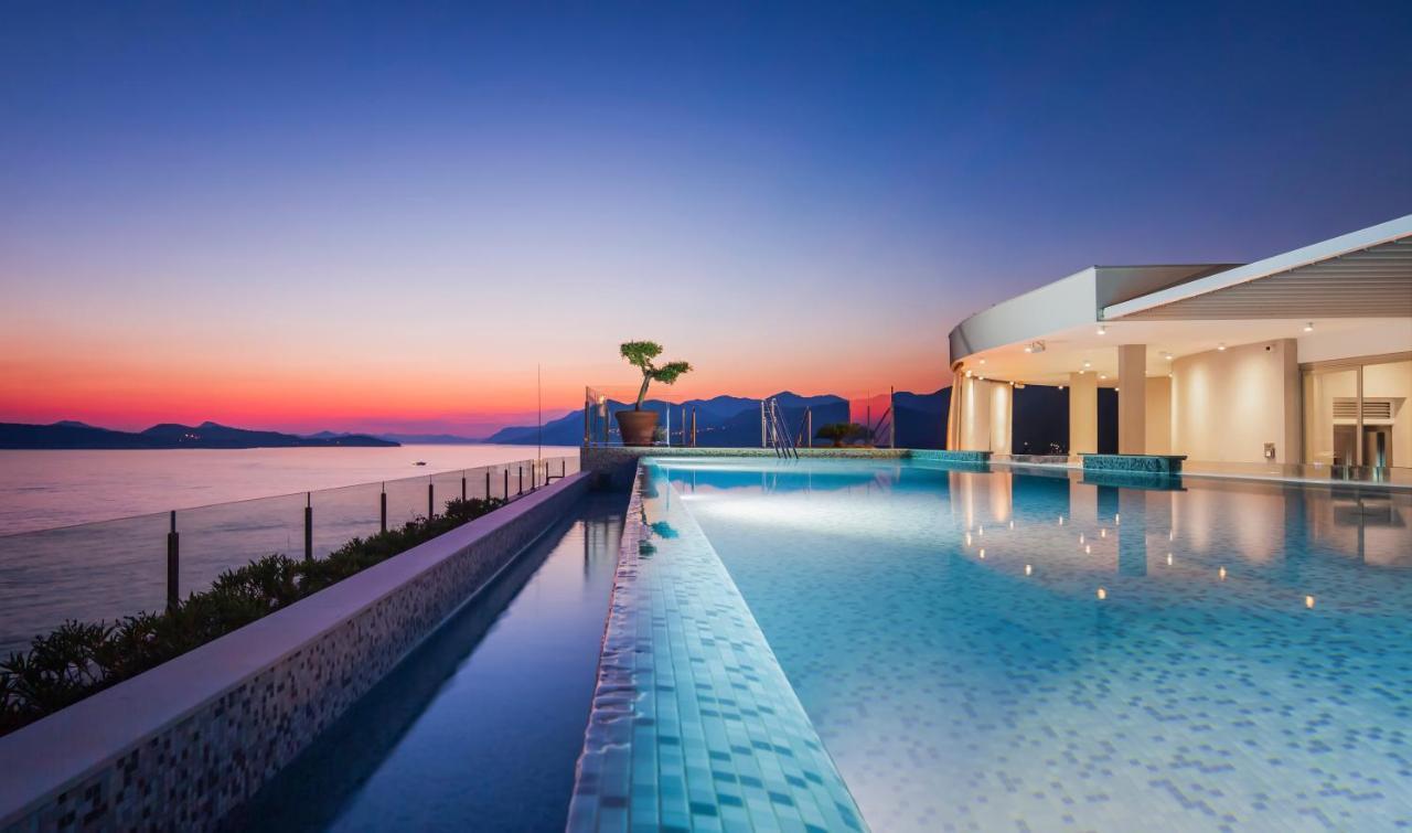 فندق رويال بلو دوبروفينك المظهر الخارجي الصورة Infinity pool at the hotel